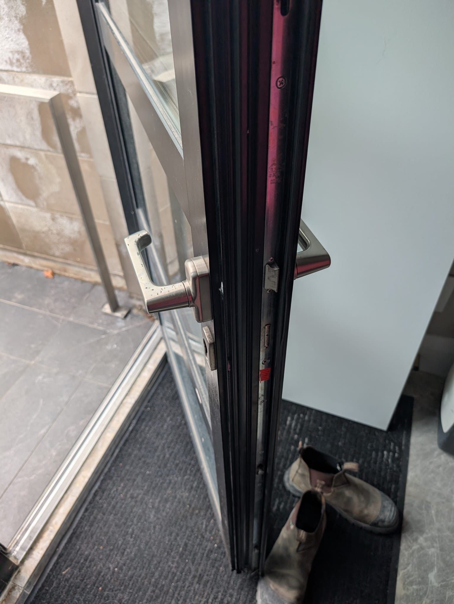 Touchscreen smart lock